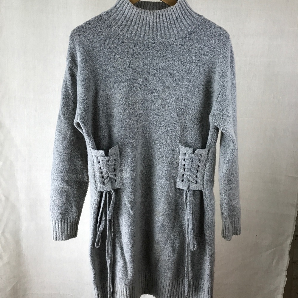 Misguided sweater 🦕👅👽✨ size: S